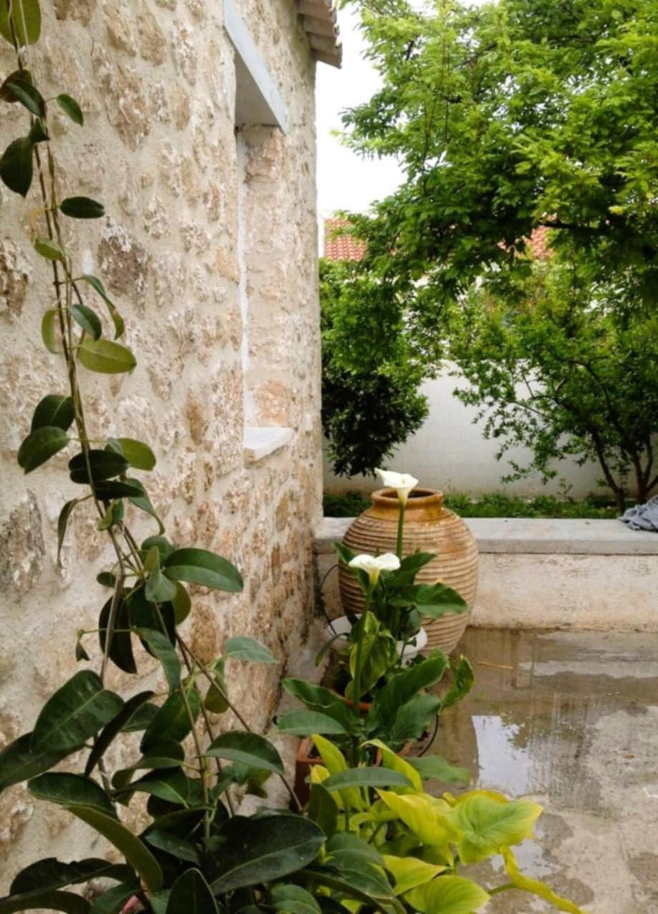 Aνεξάρτητη Παραδοσιακή Πέτρινη Κατοικία Corinto Esterno foto